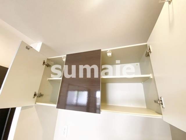 フローリッシュの収納|キッチン上部にも吊戸棚☆