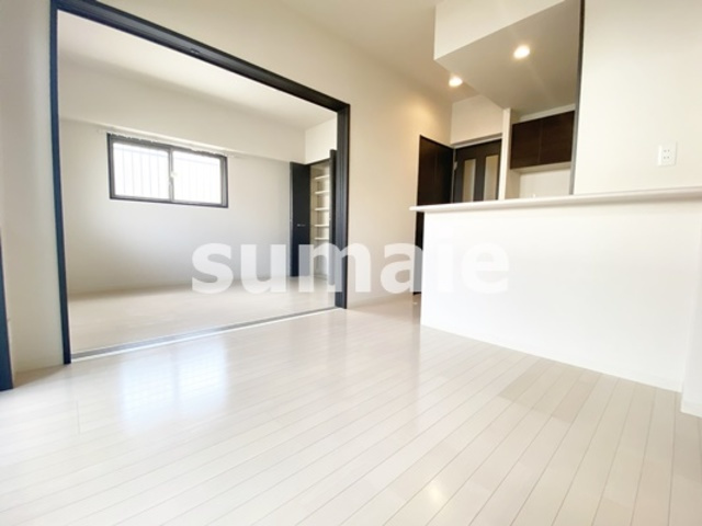 フローリッシュの居間・リビング|フローリングのきれいなお部屋です！