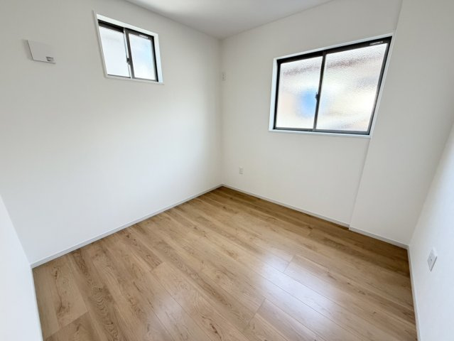 大原野上里男鹿町　Ⅰ期２号地の洋室|ご自宅や駅の近くなどへお伺いし、お車でお送りいたします！お気軽にご相談ください！（R8.2撮影）