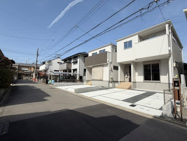 大原野上里男鹿町　Ⅰ期２号地の外観|お車駐車２台可能！ご夫婦で２台お持ちや、将来お子様が購入する際などに嬉しい！（R8.2撮影）