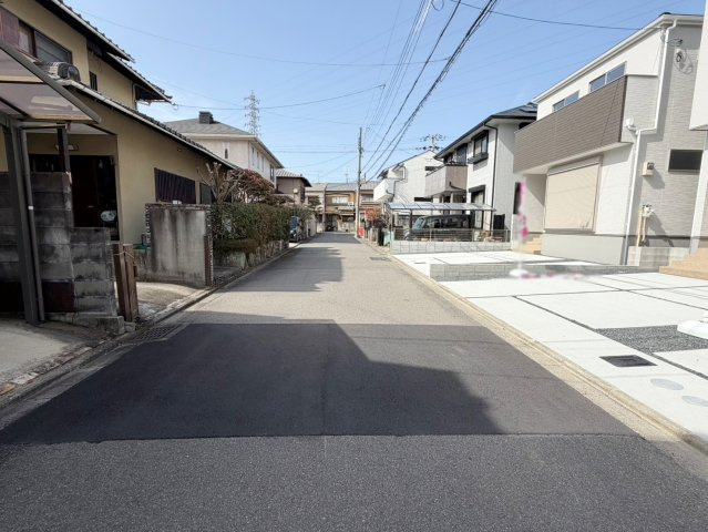 大原野上里男鹿町　Ⅰ期２号地のその他|車通りが比較的少ない前道です。見通しも良く、お車の駐車が苦手な方でも安心♪（R8.2撮影）