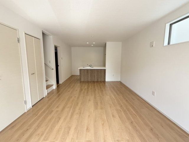 大原野上里男鹿町　Ⅰ期２号地の居間・リビング|まずは実際におうちを見てみませんか？お写真だけではわからない、広さや雰囲気など実際にみて体感しましょう♪当日ご見学希望も大歓迎（R8.2撮影）