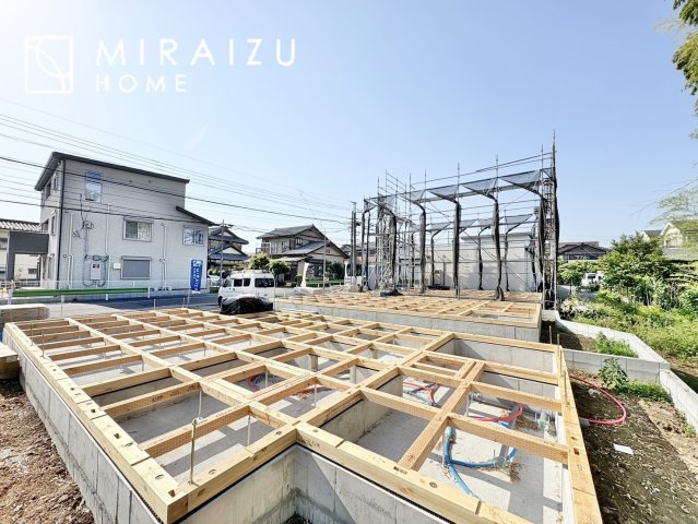 【外観】 | 青く澄み渡った綺麗な空と、陽の光をたっぷりと受ける、そんな新築住宅で新生活をスタートしてみませんか？見学・ご相談等、ミライズホーム(株)までお気軽にご連絡下さい♪

