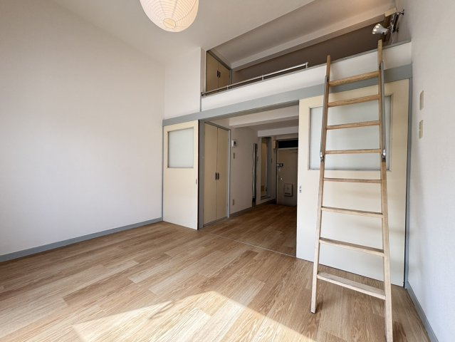 広々とした洋室です