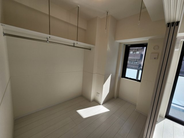 ファミルート小岩の洋室
