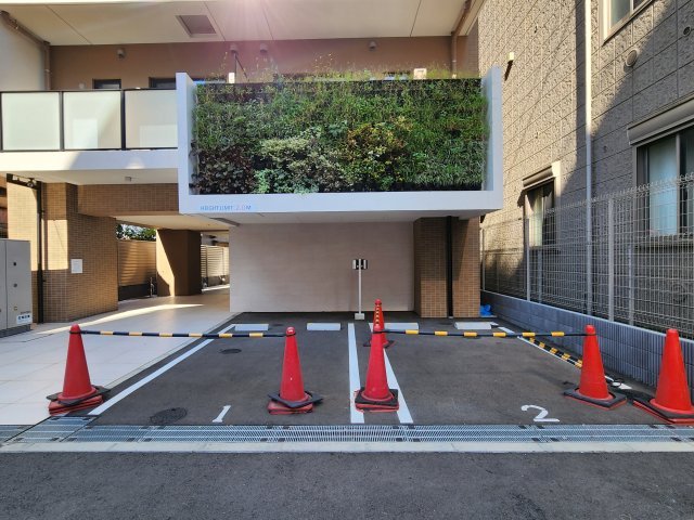 ファミルート小岩の駐車場
