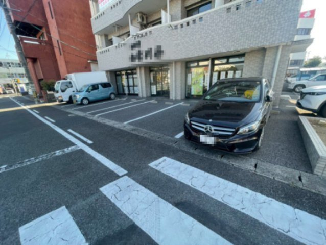 ソアレ住吉の駐車場