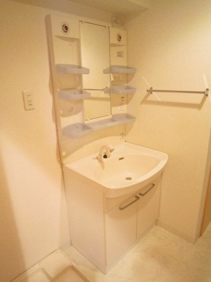 【洗面所】 | ルミエール東神田 | 脱衣スペースもあります