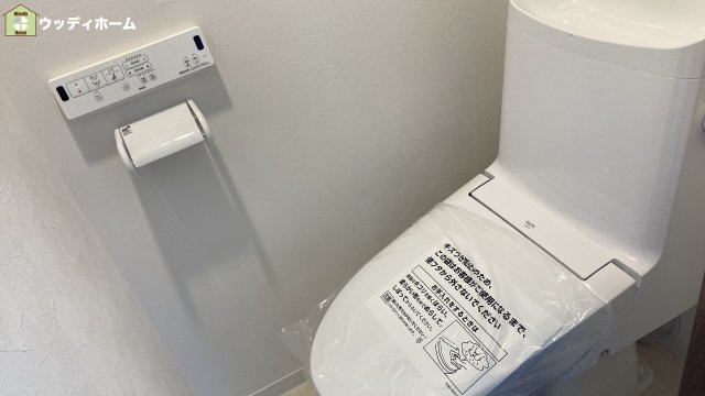 草加市八幡町　中古一戸建てのトイレ