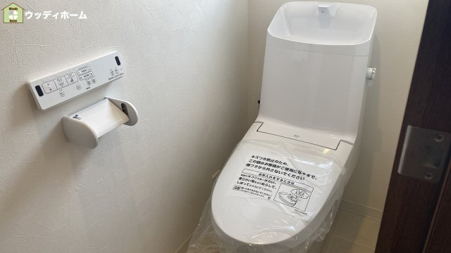 草加市八幡町　中古一戸建てのトイレ