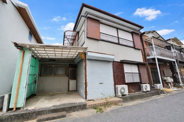 【外観】 | 船橋市浜町 | 徒歩圏に大型商業施設、スーパー、コンビニが揃う利便性。忙しい毎日を支える住環境がここに。船橋市浜町1丁目、66㎡の売地。駅徒歩7分の好立地ながら落ち着いた住環境。