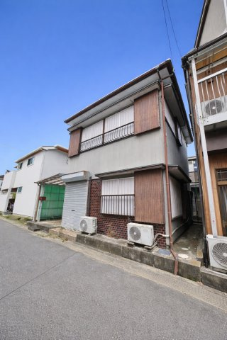 【外観】 | 船橋市浜町 | 広すぎない、だからちょうどいい。66㎡という無駄のない敷地に、等身大の理想を描く。ららぽーと徒歩6分、駅徒歩7分の軽快な立地。船橋市浜町1丁目、解体後更地渡し。
