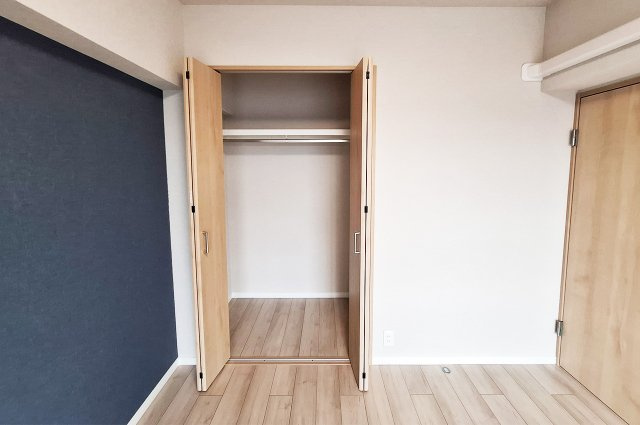 ローレルハイツ東天美の収納|洋室3クローゼット：新調済み。