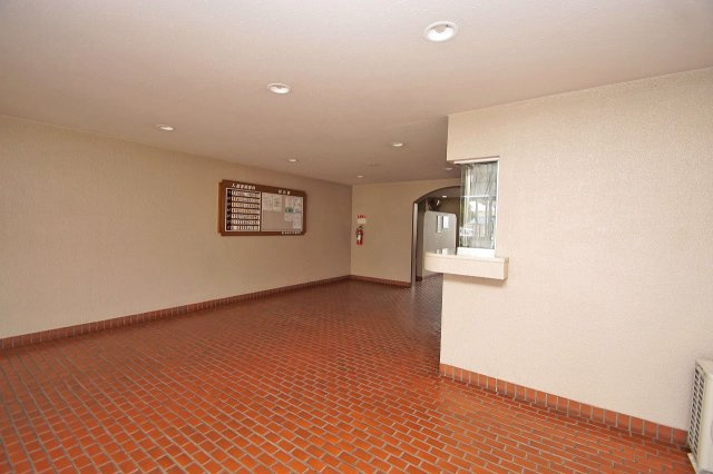 ローレルハイツ東天美のエントランス|エントランスホール