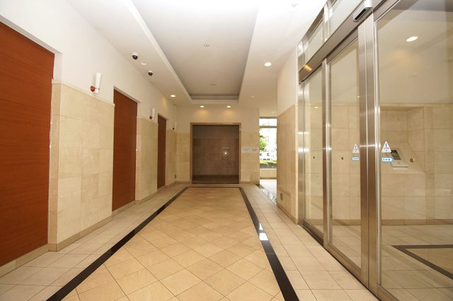 グランアッシュ天美駅前のエントランス|エントランスホール