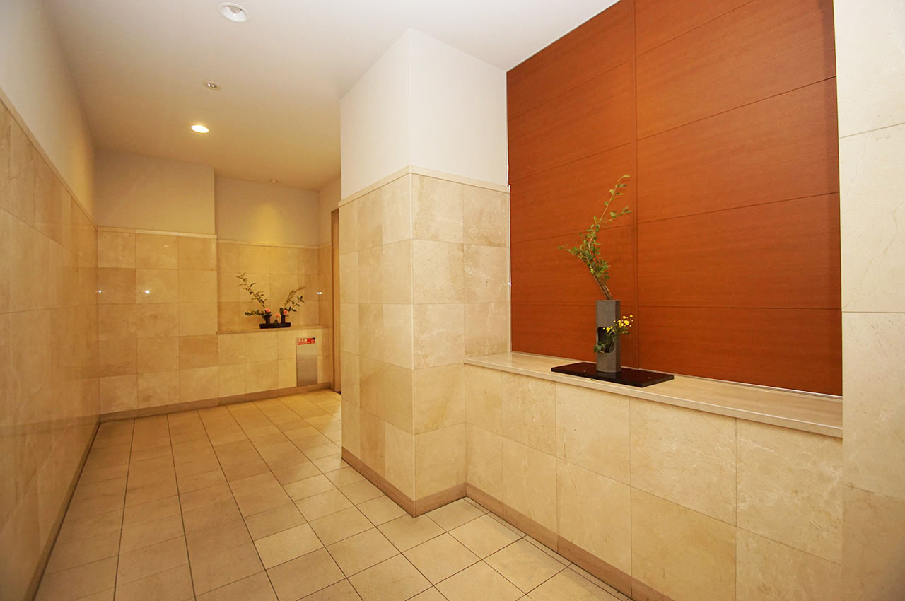 グランアッシュ天美駅前のロビー|エントランスホール