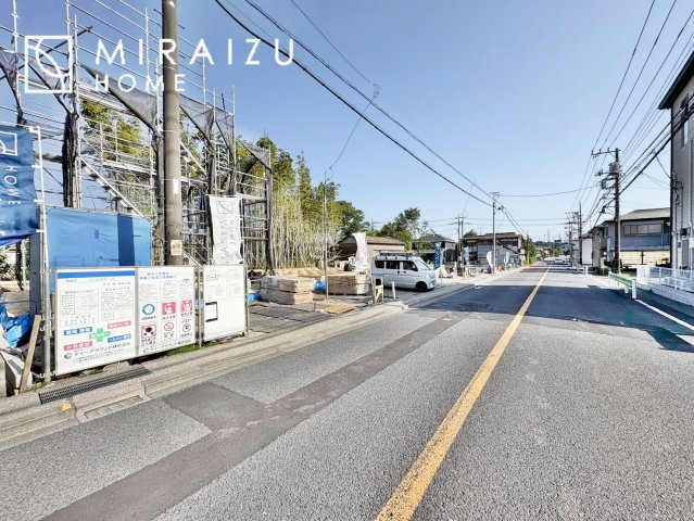 【外観】 | 青く澄み渡った綺麗な空と、陽の光をたっぷりと受ける、そんな新築住宅で新生活をスタートしてみませんか？見学・ご相談等、ミライズホーム(株)までお気軽にご連絡下さい。