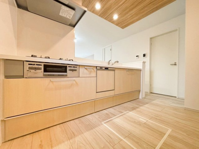 【キッチン】 | 大和市上和田5期 | ゆとりあるスペースを確保した広々キッチン。調理中も動きやすく、お子様と一緒に使っても窮屈さを感じませ