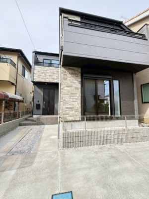 【外観】 | 大和市上和田5期 | 落ち着いたトーンでまとめた、重厚感あふれるスタイリッシュな外観。異素材を組み合わせたファサードが、街