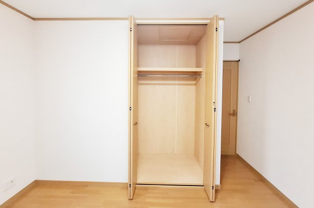 堺市中区深井中町の収納|洋室2クローゼット