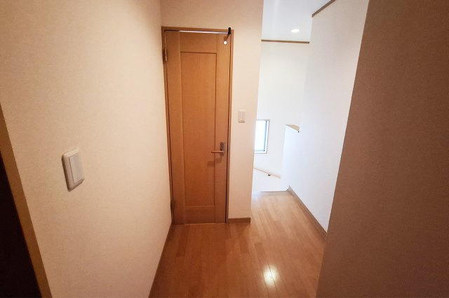 堺市中区深井中町の内装|2階廊下