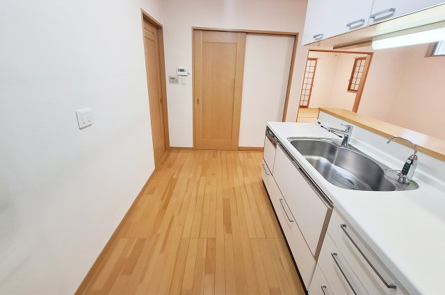 堺市中区深井中町のキッチン|キッチン：食洗機・浄水器付きで作業効率の良いシステムキッチン。