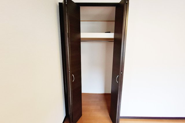 堺市中区東山の収納|洋室4クローゼット