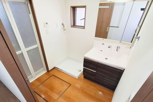 和泉市舞町の独立洗面台|洗面室