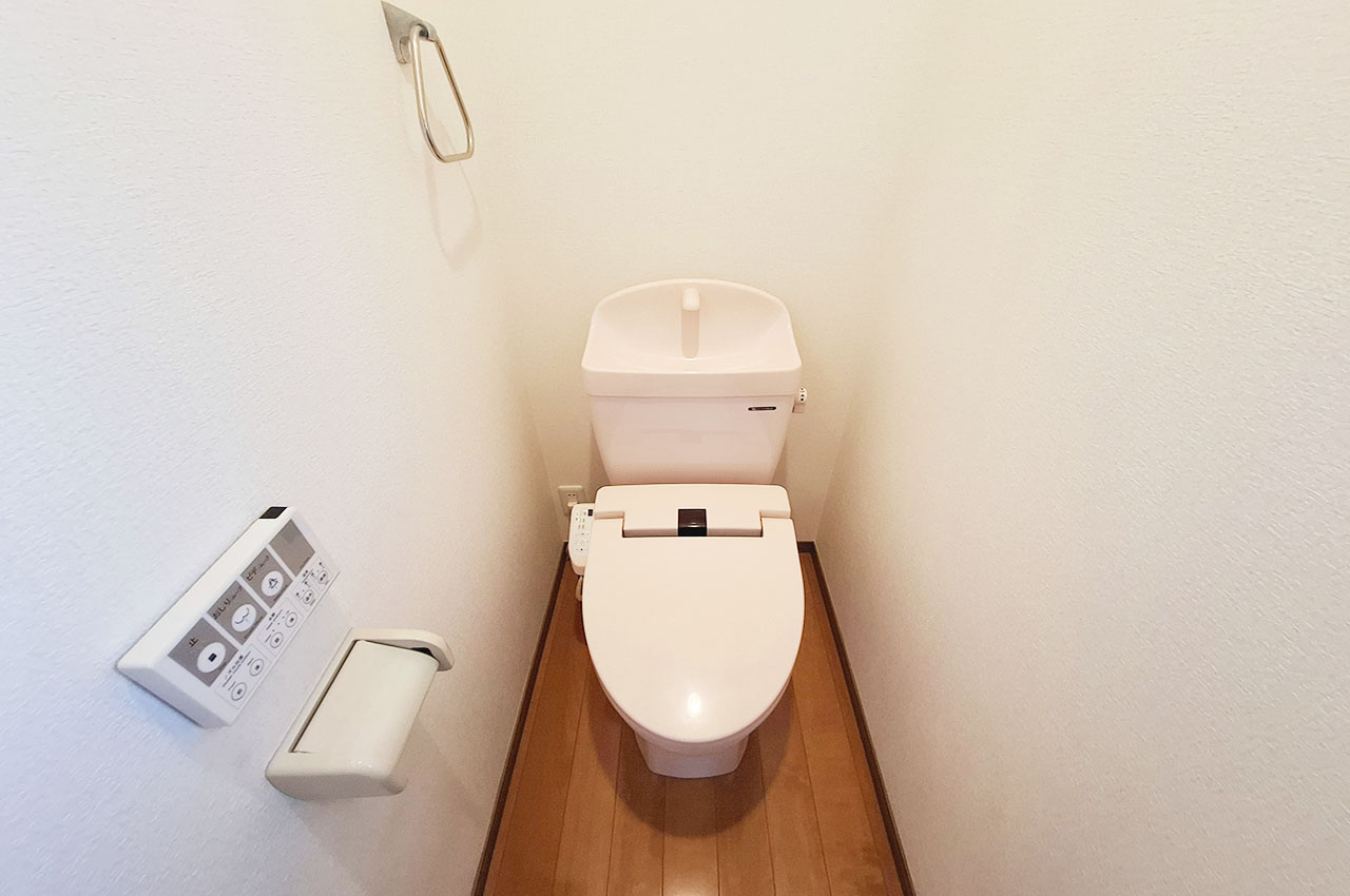 和泉市舞町のトイレ|2Fトイレ