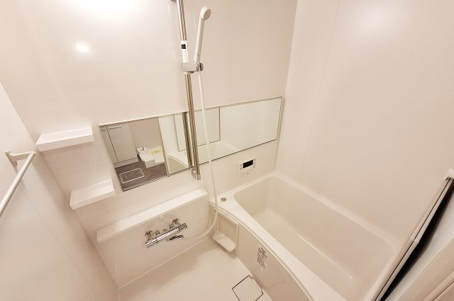 カルム堺B棟の浴室|バスルーム：システムバスを新調済み。