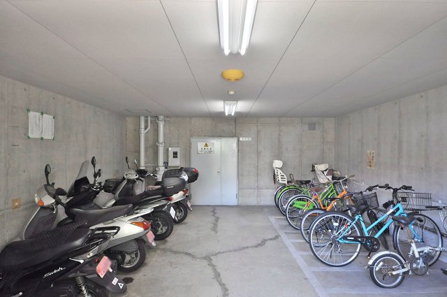 ユニライフ泉北深井駅前の駐輪場|駐輪場・バイク置き場