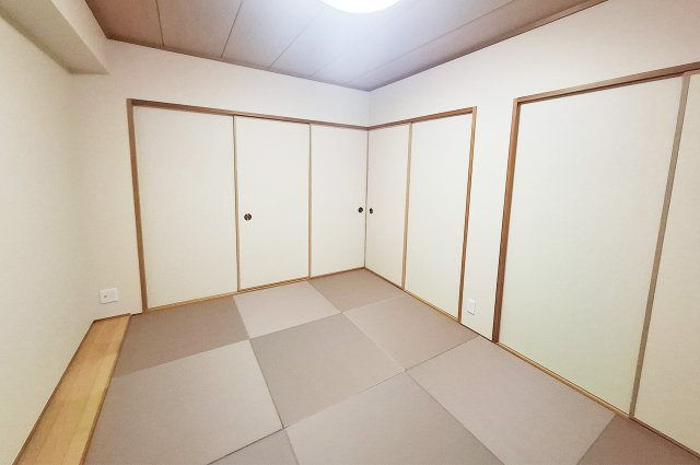 ユニライフ泉北深井駅前の和室|和室：半帖畳を新調するなどきれいにリフォーム済み。