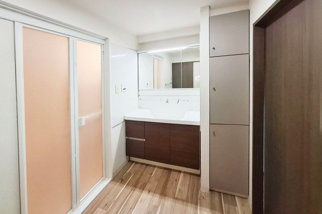 ローレルスクエア和泉中央A棟(11号棟）の独立洗面台|洗面室