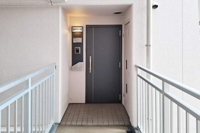 ローレルスクエア和泉中央A棟(11号棟）の玄関|アルコーブ