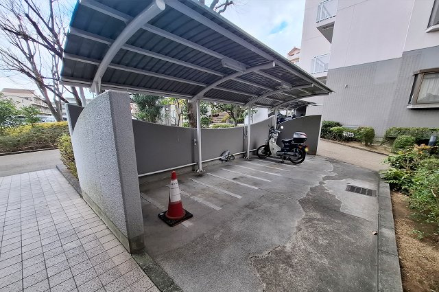 ローレルスクエア和泉中央A棟(11号棟）のその他共用部分|バイク置き場