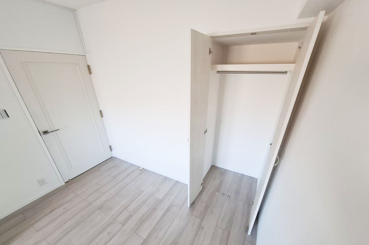 朝日プラザシティ・サザンパーク四番街の収納|洋室2のクローゼット