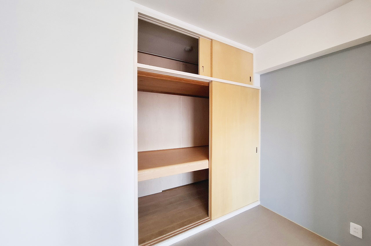 朝日プラザシティ・サザンパーク四番街の洋室|タタミコーナーの押入