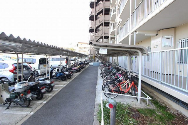 ファミリープラザ泉北光明池C棟のその他|駐輪場・バイク置き場