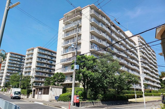 ファミリープラザ泉北光明池C棟の外観|外観もきれいです