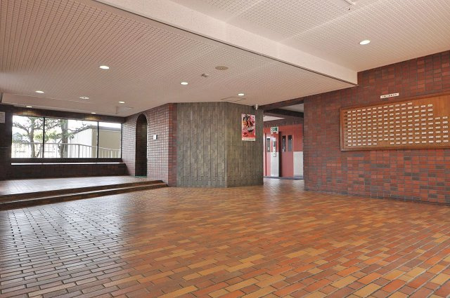 ファミリープラザ泉北光明池C棟のエントランス|エントランスホール