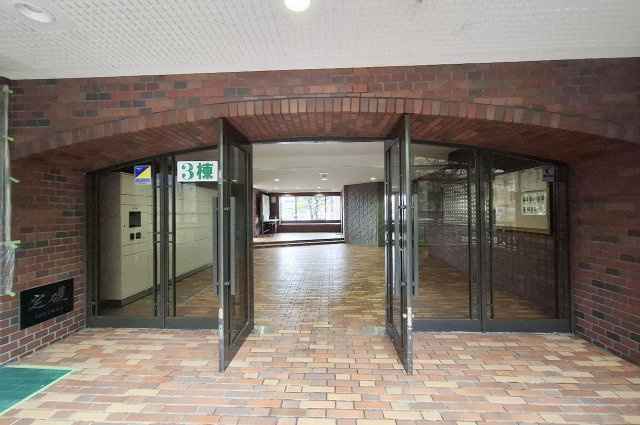 ファミリープラザ泉北光明池C棟|エントランス