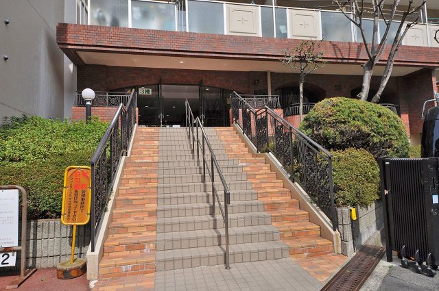 ファミリープラザ泉北光明池C棟|エントランス