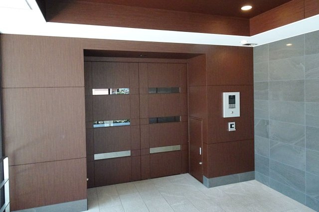 グランクラッセ上野芝向ヶ丘のエントランス|エントランス