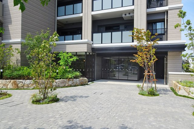 グランクラッセ上野芝向ヶ丘|エントランス