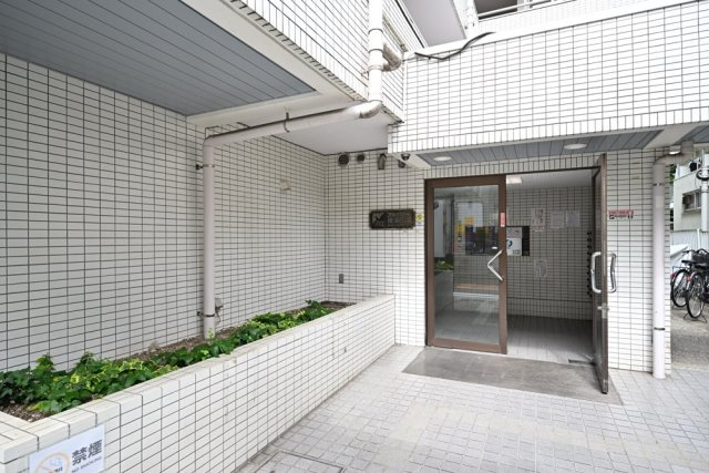毎日通るエントランスはこのようになっています