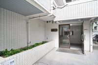 毎日通るエントランスはこのようになっています