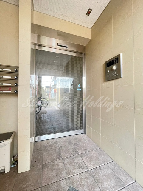 イル デュ ボヌールのエントランス|オートロック付きのエントランス♪