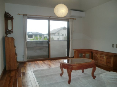 【居間・リビング】 | ユトリロつつじが丘２