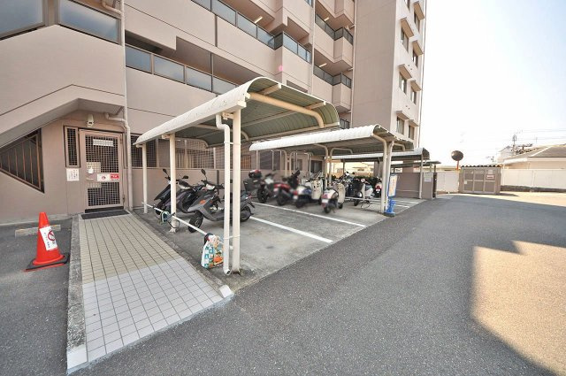 シャルマンフジ熊取壱番館のその他共用部分|バイク置き場