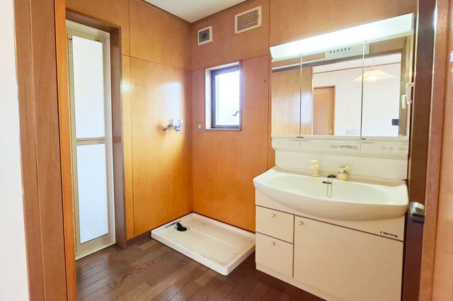 岸和田市南上町1丁目の独立洗面台|洗面室